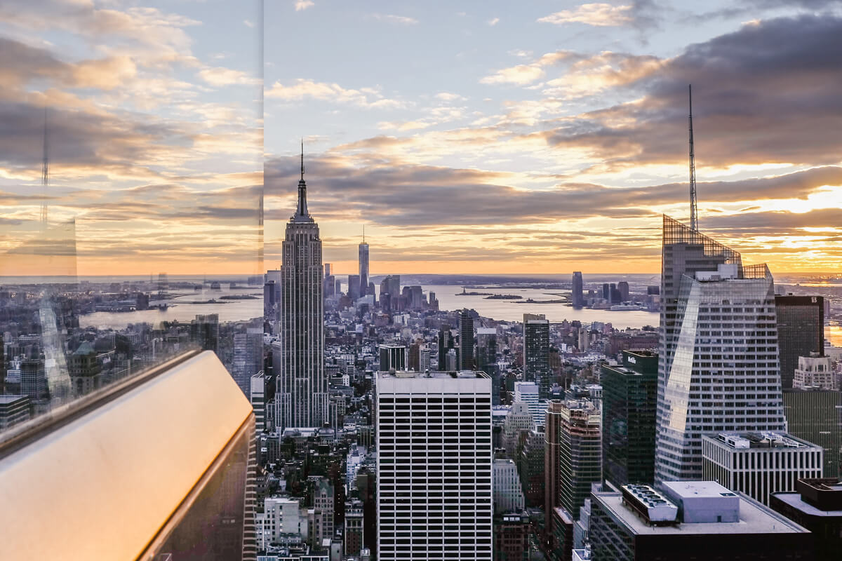 town reflex in mirror Aluart